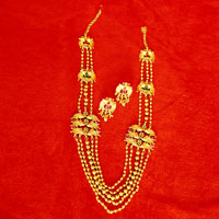 Gold Forming Temple Necklace Set